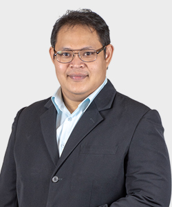 อาจารย์สมเกียรติ์ ฉายพระพักตร์