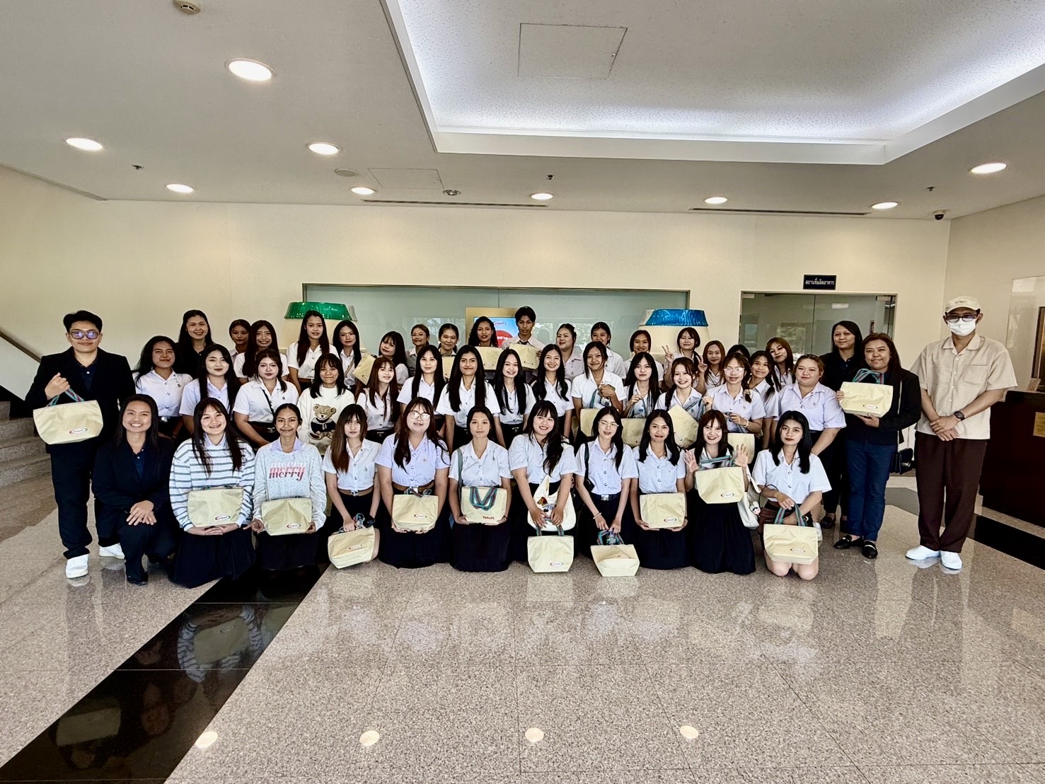 CA437569-F7D9-41AF-B6F3-906DAE551630